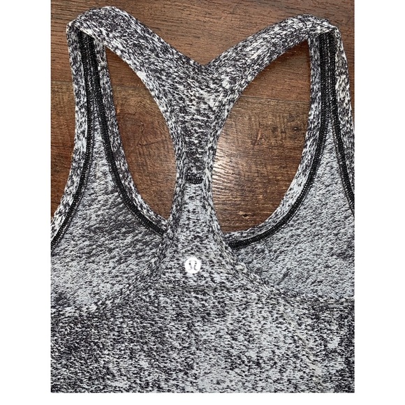 Lululemon Cool Racerback II Luon Spray Jacquard White Black Size 8 - Picture 11 of 11